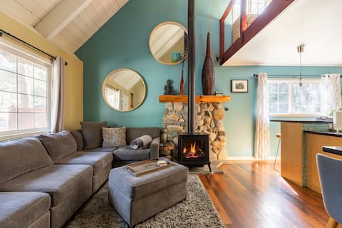 Popular Airbnb listing: Modern and Cozy Tahoe Blue Chalet in Meyers