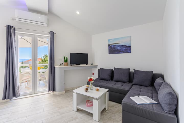 Môžete si oddýchnuť v obývacej izbe so satelitnou televíziou a využiť aj 
Wi-Fi! 