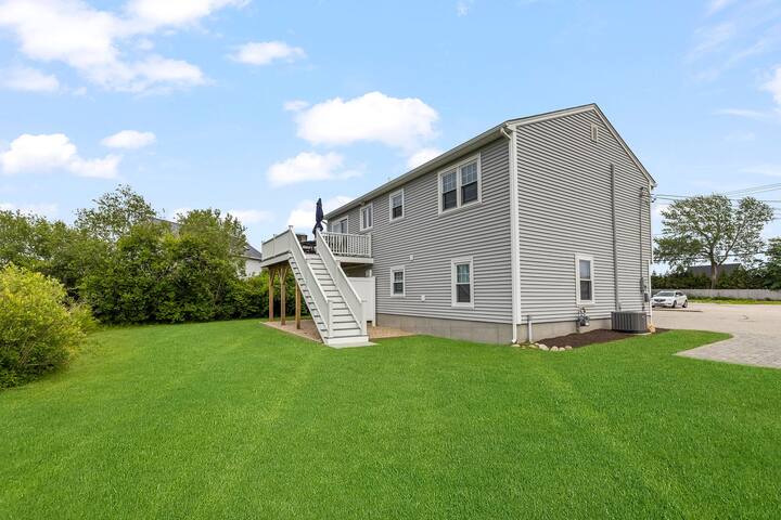 3 Beaches within 2 miles, A/C, Newly Renovated! gallery image 5