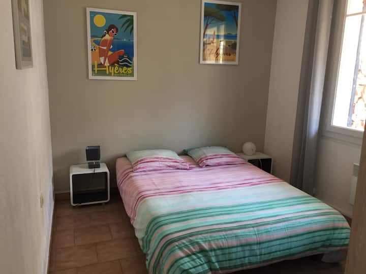 Segundo dormitorio con armario