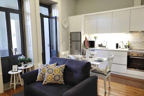 Popular Airbnb listing: 50's Tiles | Porto Typical Apartment in Porto