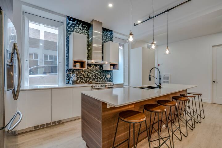 Luxury family gem in Old Quebec – ResidencesBNB gallery image 3