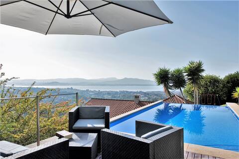 Casa Gallega Restaurada Con Piscina