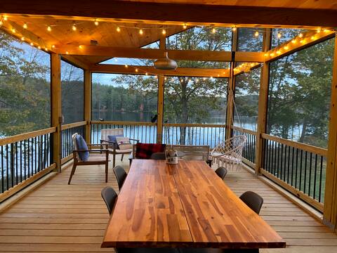 4 BR home w/outdoor hot tub near Ragged Mountain