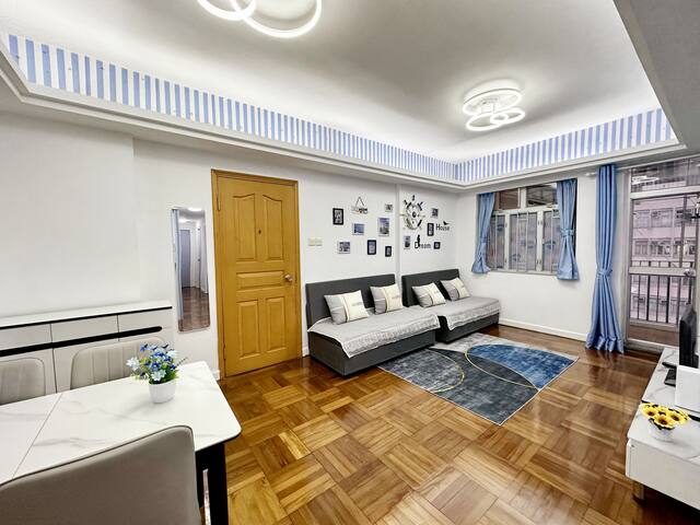 Queen beds, 4Rms beside MTR grand 14ppls 2 bathrm gallery image 5