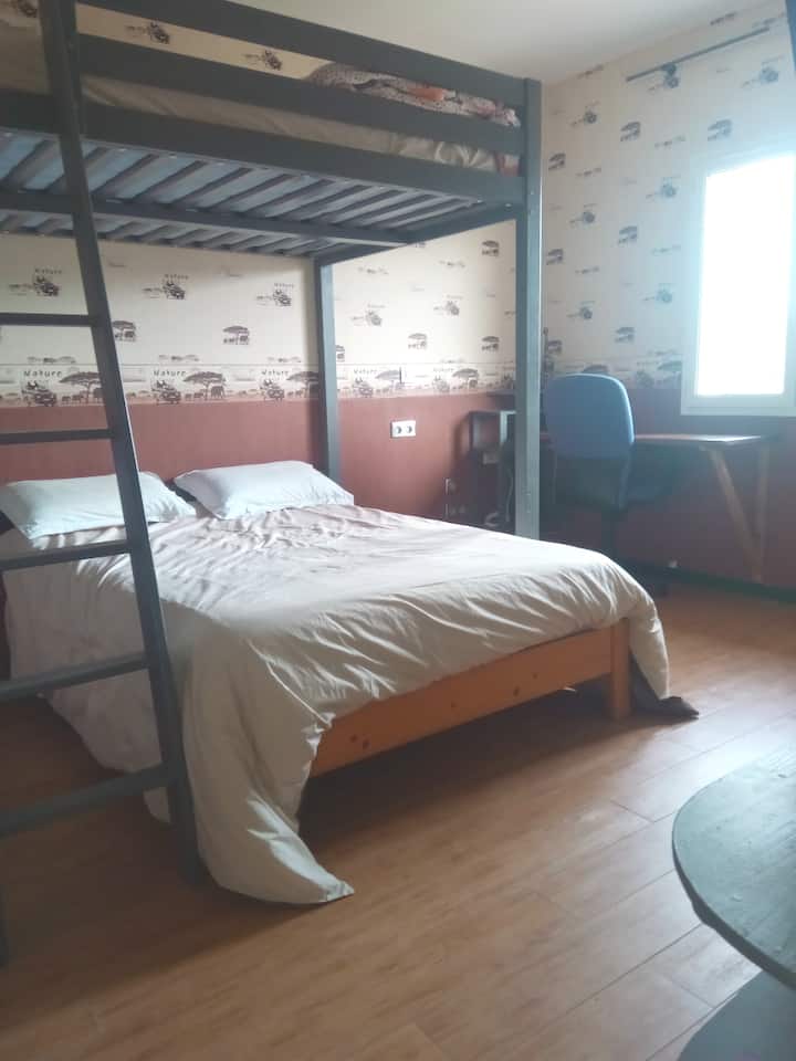 ห้องนอน 2 (Bedroom 2)