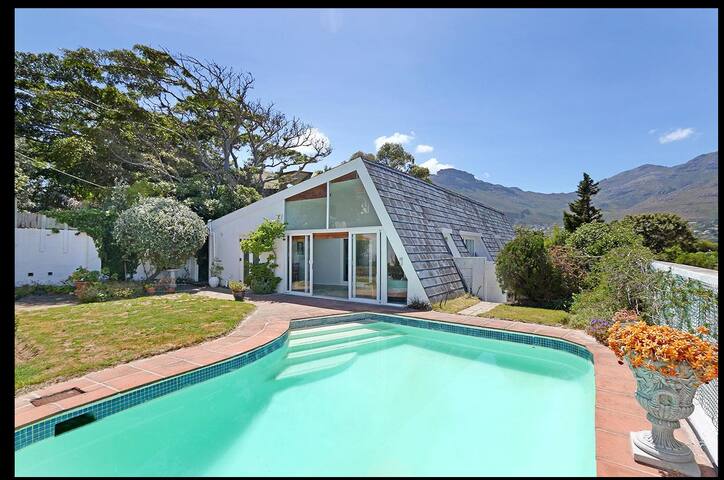 Light & spacious holiday home. Skip to the beach.