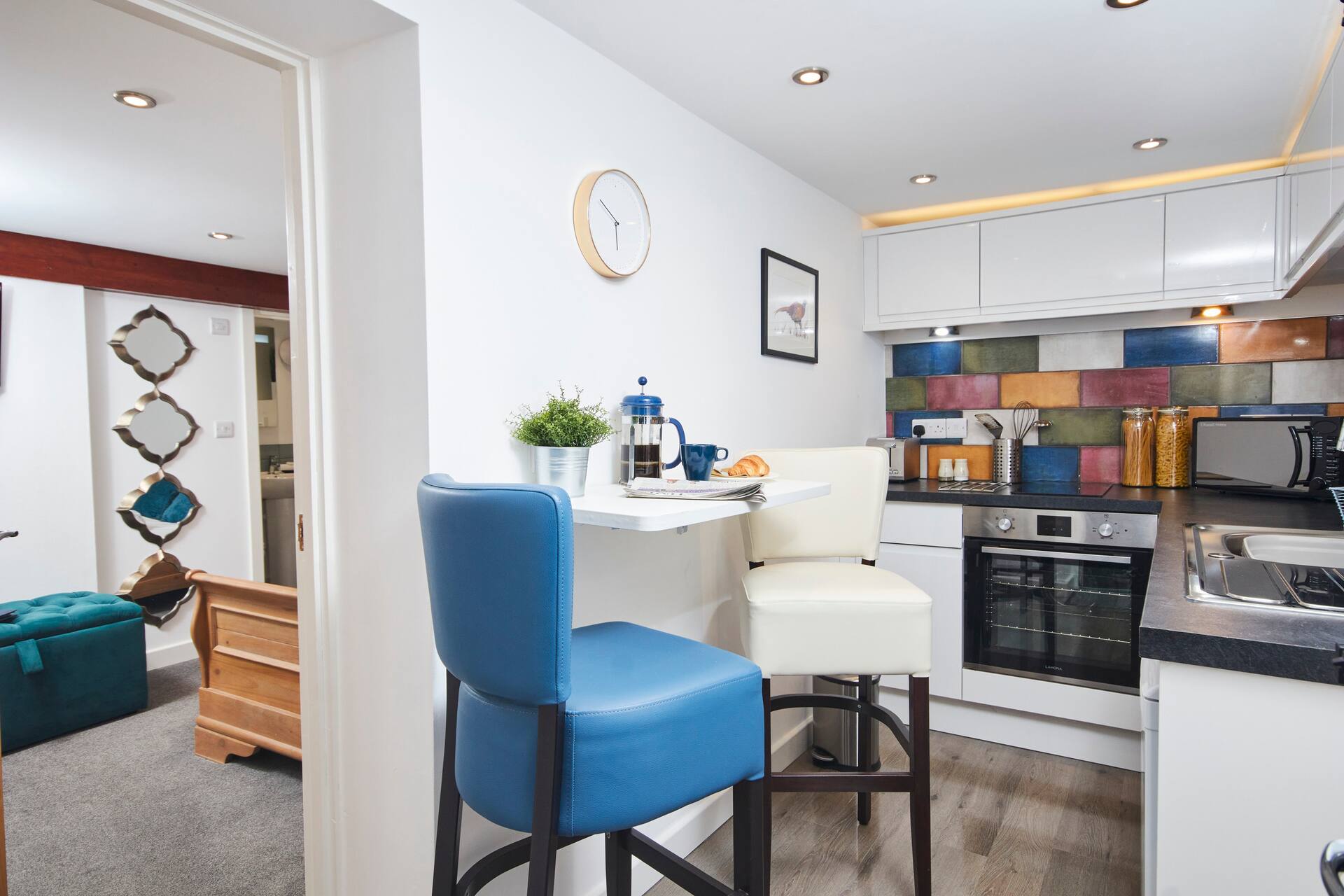 Apt w/ Free Gym & Pool Access Near EMA & Donington