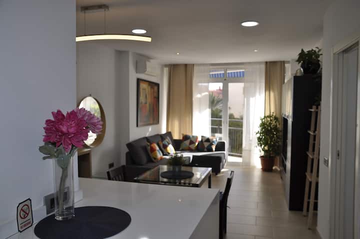 Moderno Y Acogedor Apartamento, Cerca De La Playa. - Benalmádena