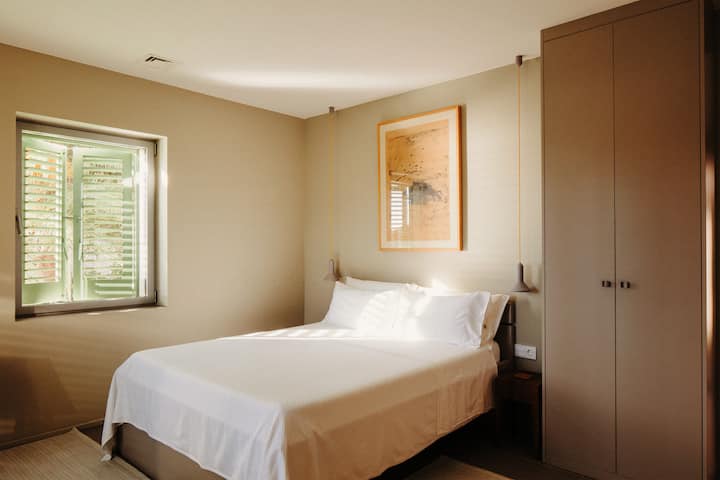 Cama «queen size» (160 × 200 cm)