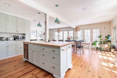 Luxe Retreat+Sauna+HotTub & Swimming on 12 acres