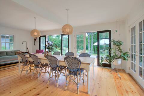 Luxe Retreat+Sauna+HotTub & Swimming on 12 acres