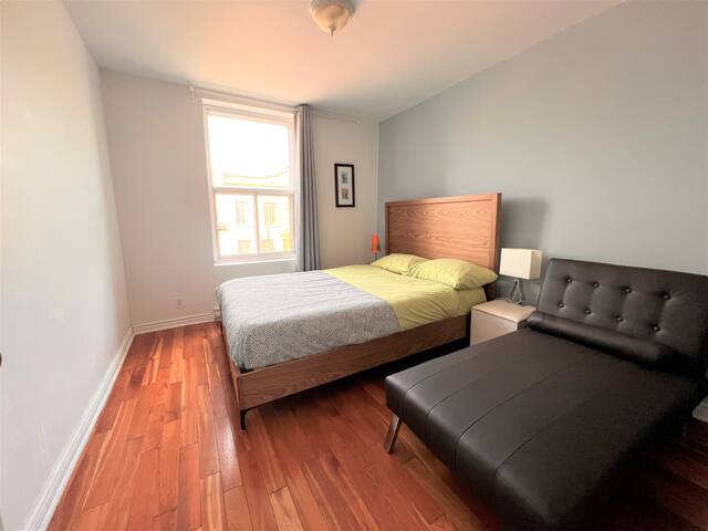 A3~Free Parking+9 bed/sofabed+Balcony~100WalkScore gallery image 5