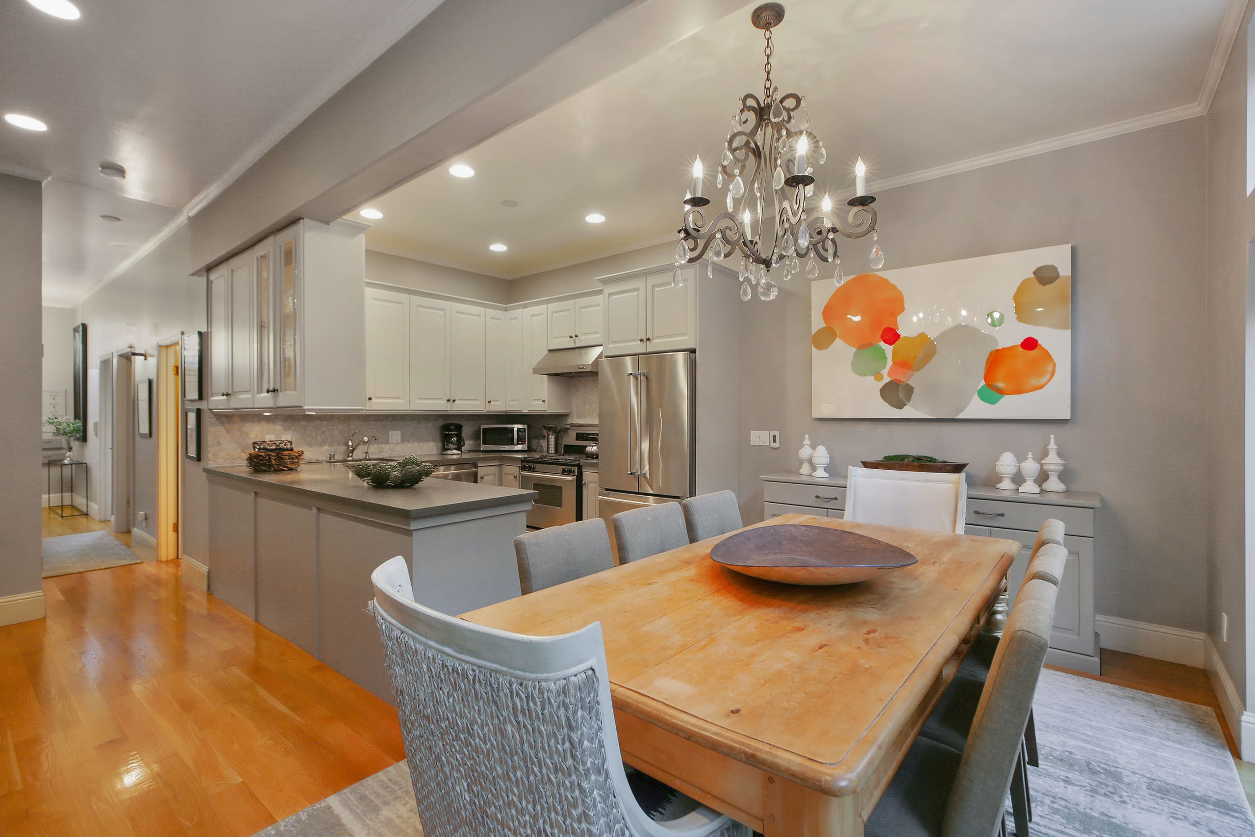 Home in San Francisco · ★4.96 · 6 bedrooms · 10 beds · 4 baths - Image 12