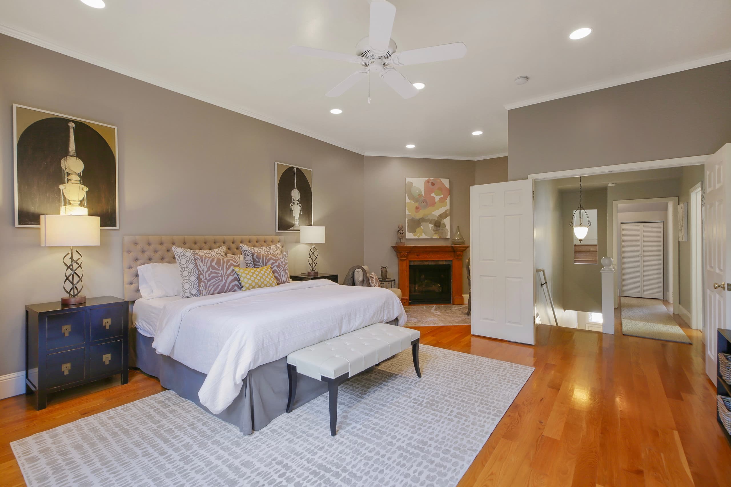 Home in San Francisco · ★4.96 · 6 bedrooms · 10 beds · 4 baths - Image 19