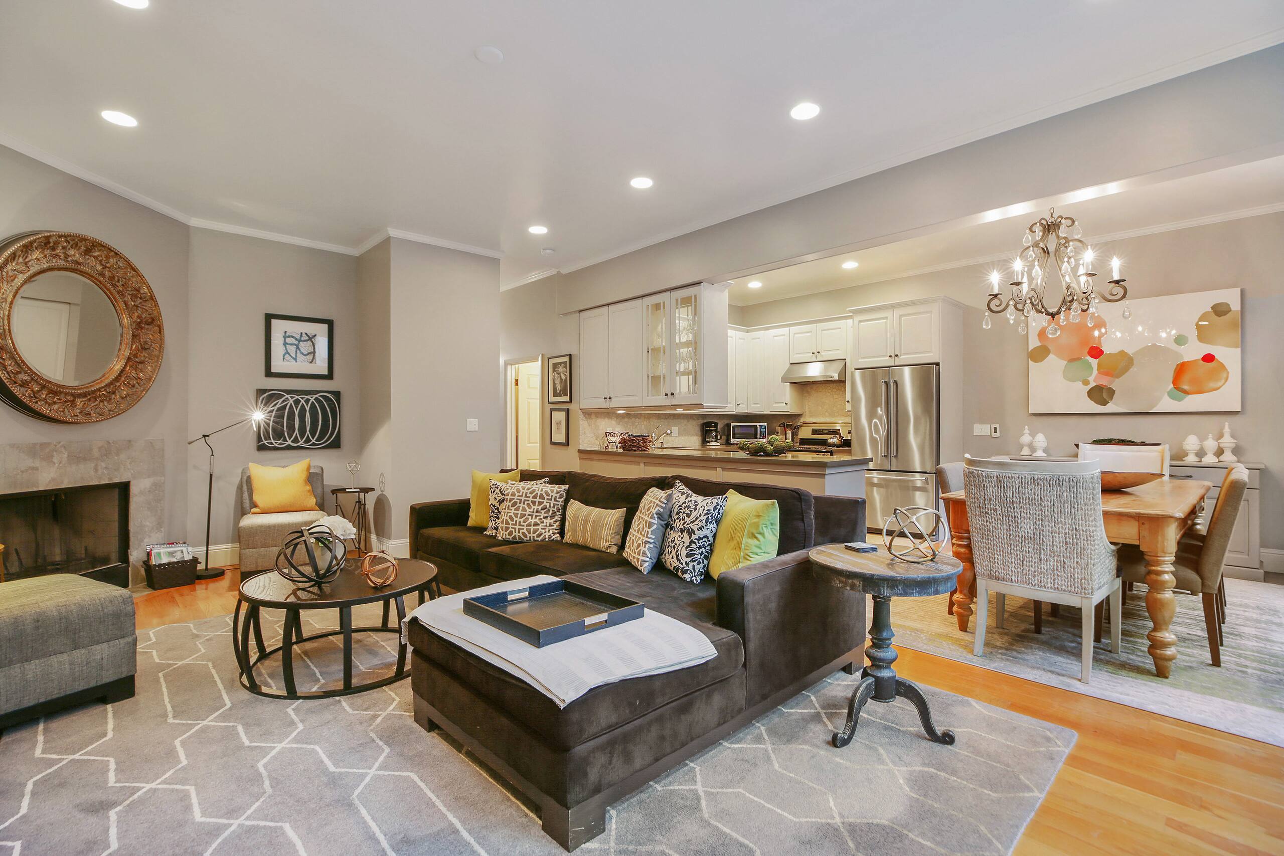 Home in San Francisco · ★4.96 · 6 bedrooms · 10 beds · 4 baths - Image 2
