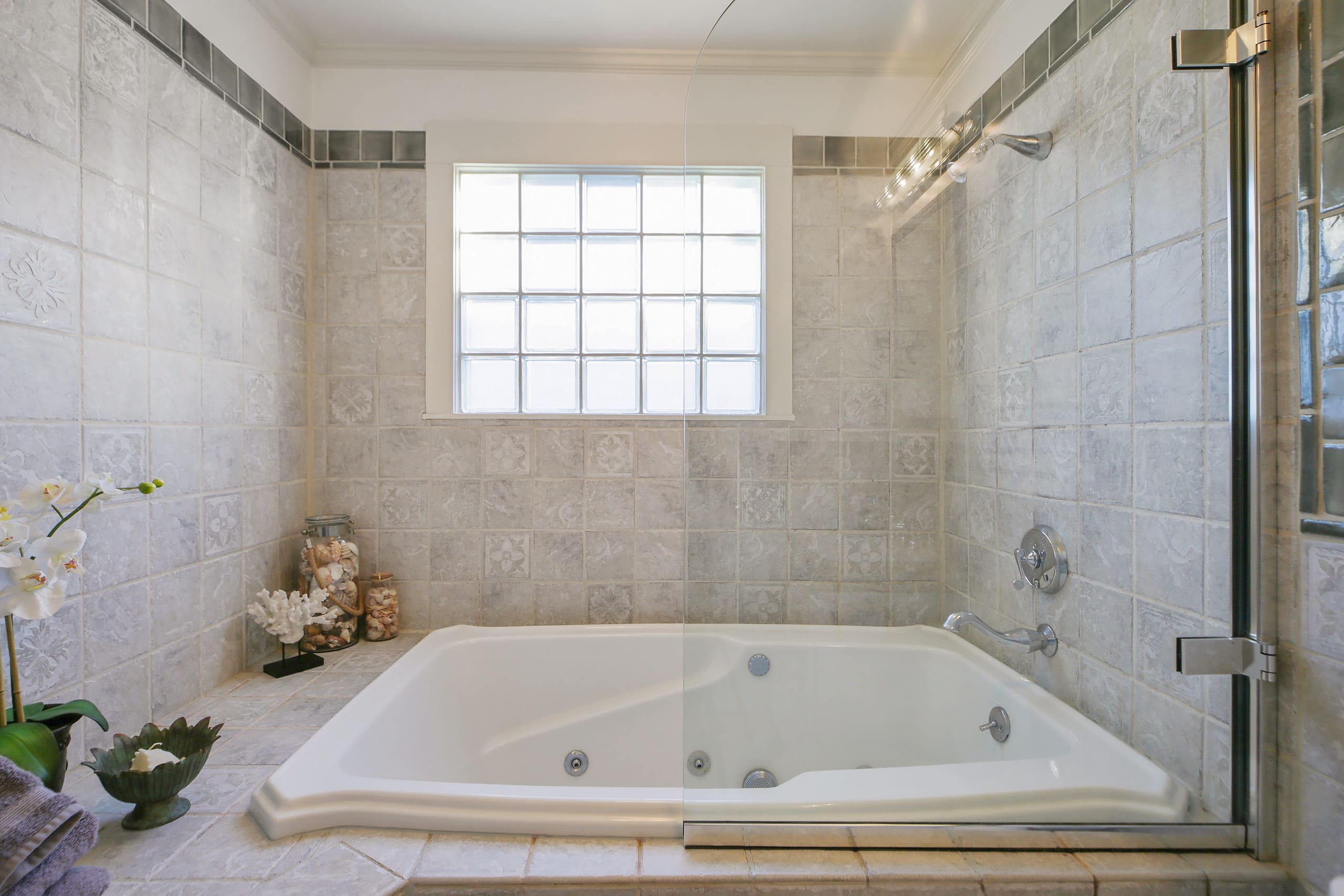 Home in San Francisco · ★4.96 · 6 bedrooms · 10 beds · 4 baths - Image 39