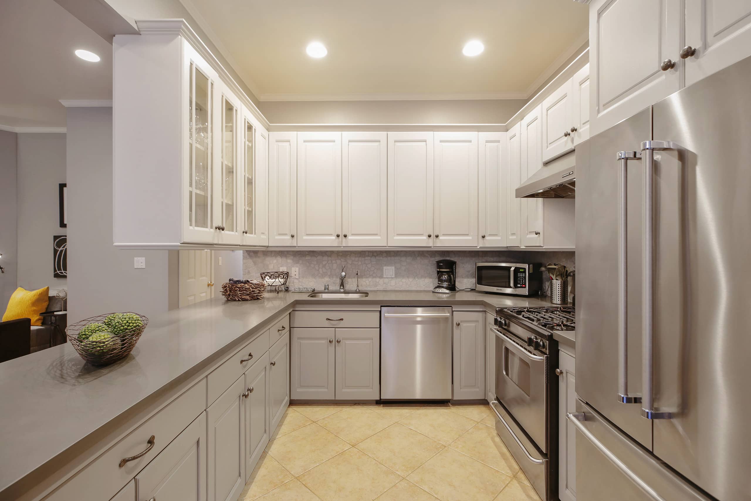 Home in San Francisco · ★4.96 · 6 bedrooms · 10 beds · 4 baths - Image 11