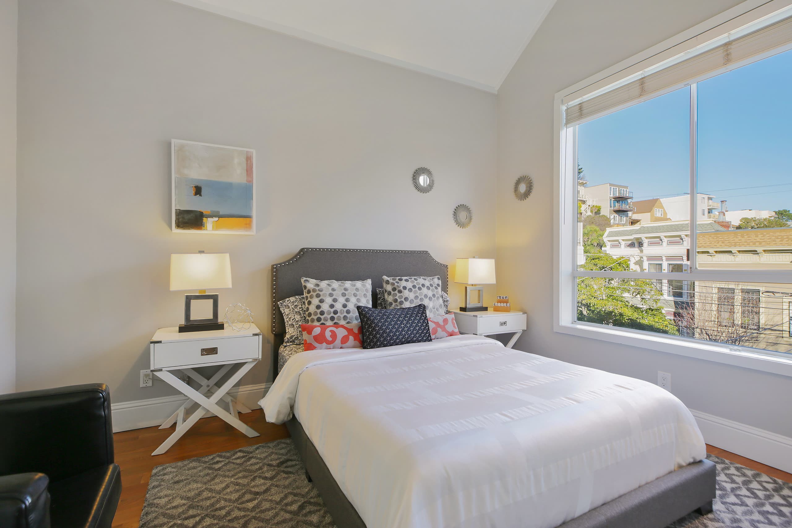 Home in San Francisco · ★4.96 · 6 bedrooms · 10 beds · 4 baths - Image 23