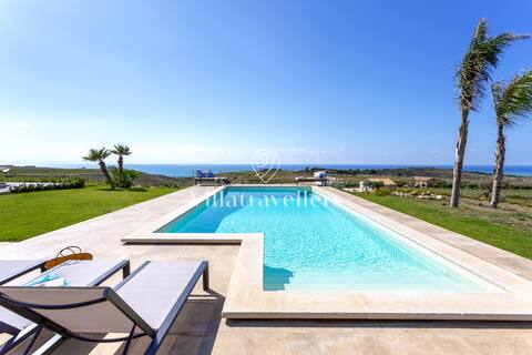 Amazing Villa with Sea Views & Pool