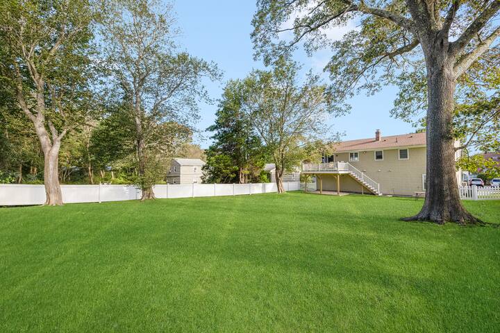 Walk to Narragansett Beach (1 mile), A/C gallery image 4