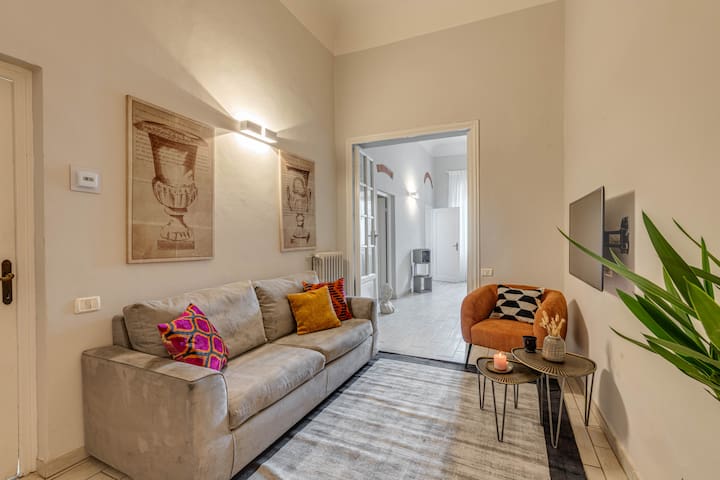 Ghibellina 2b by SANTA CROCE CATHEDRAL