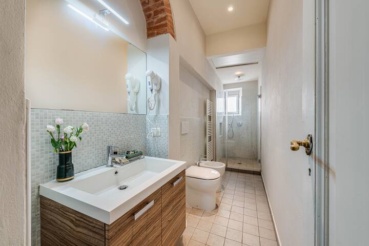 Ghibellina 2b by SANTA CROCE CATHEDRAL gallery image 5