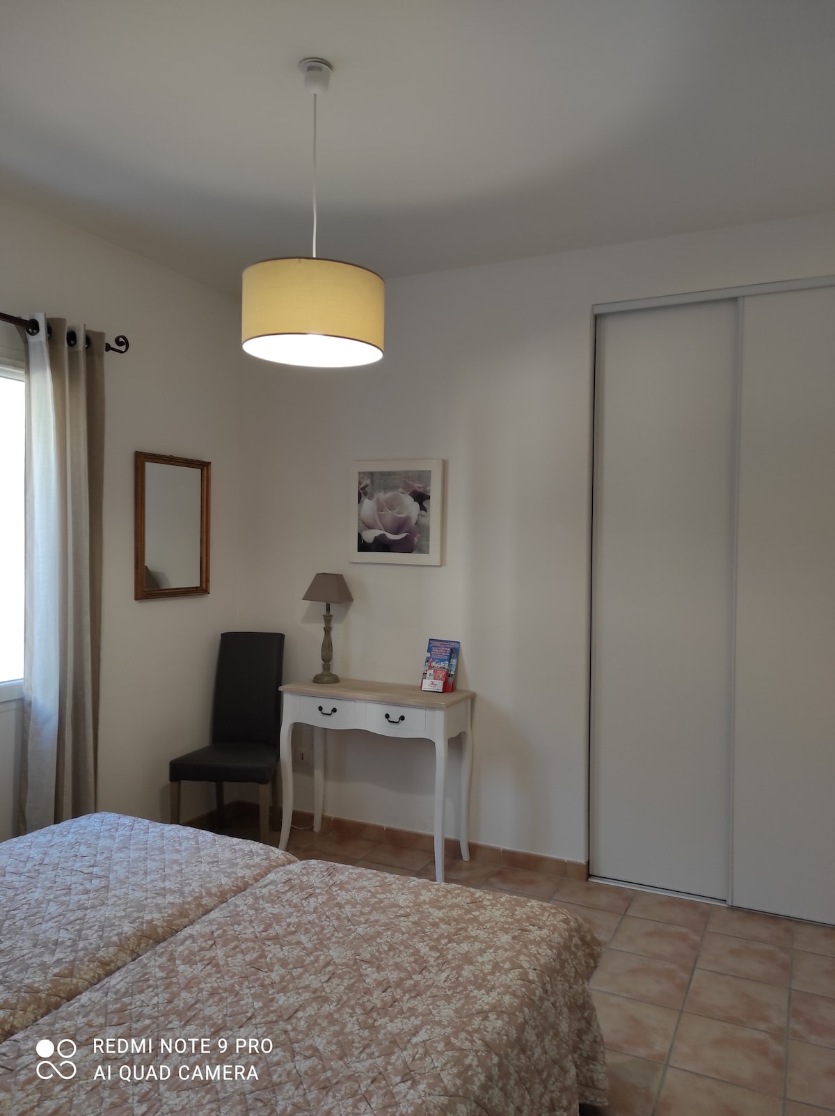 спална соба бр. 2   со два кревета од 90 см