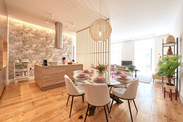 NEW!Beautiful Design Apt in City Center_3BR_2WC_AC gallery image 2