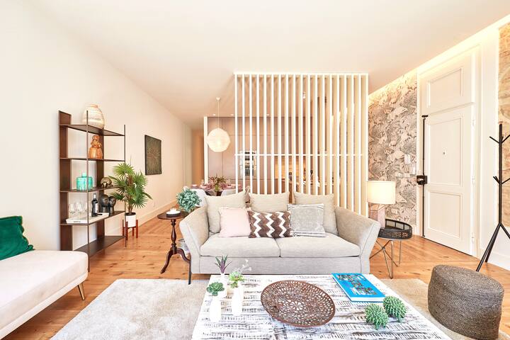 NEW!Beautiful Design Apt in City Center_3BR_2WC_AC gallery image 3