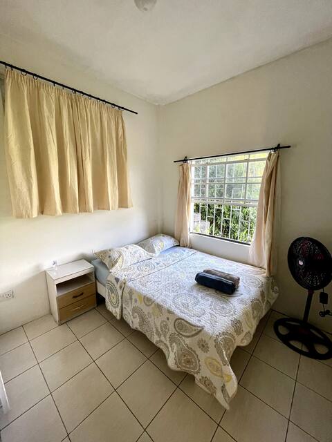 Comfortable 2 bed apartment + Free Wifi + 24/7Gym