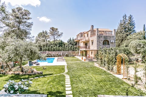 Filia Stone Villa 10 Guests