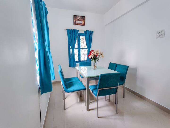 Dining area image 3