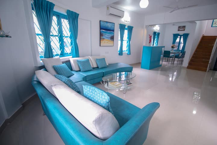 Living room image 5