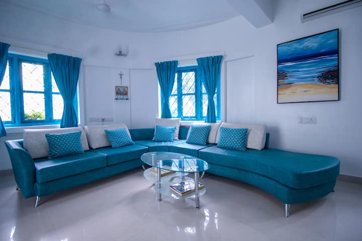Living room image 3