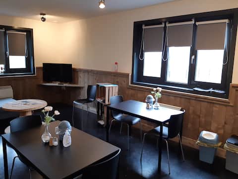 S Spacious apartment max 4 pers country environment