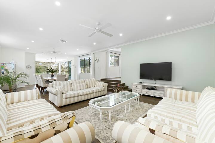 Luxury Beach Hamptons Sanctuary (300m to beach) gallery image 4