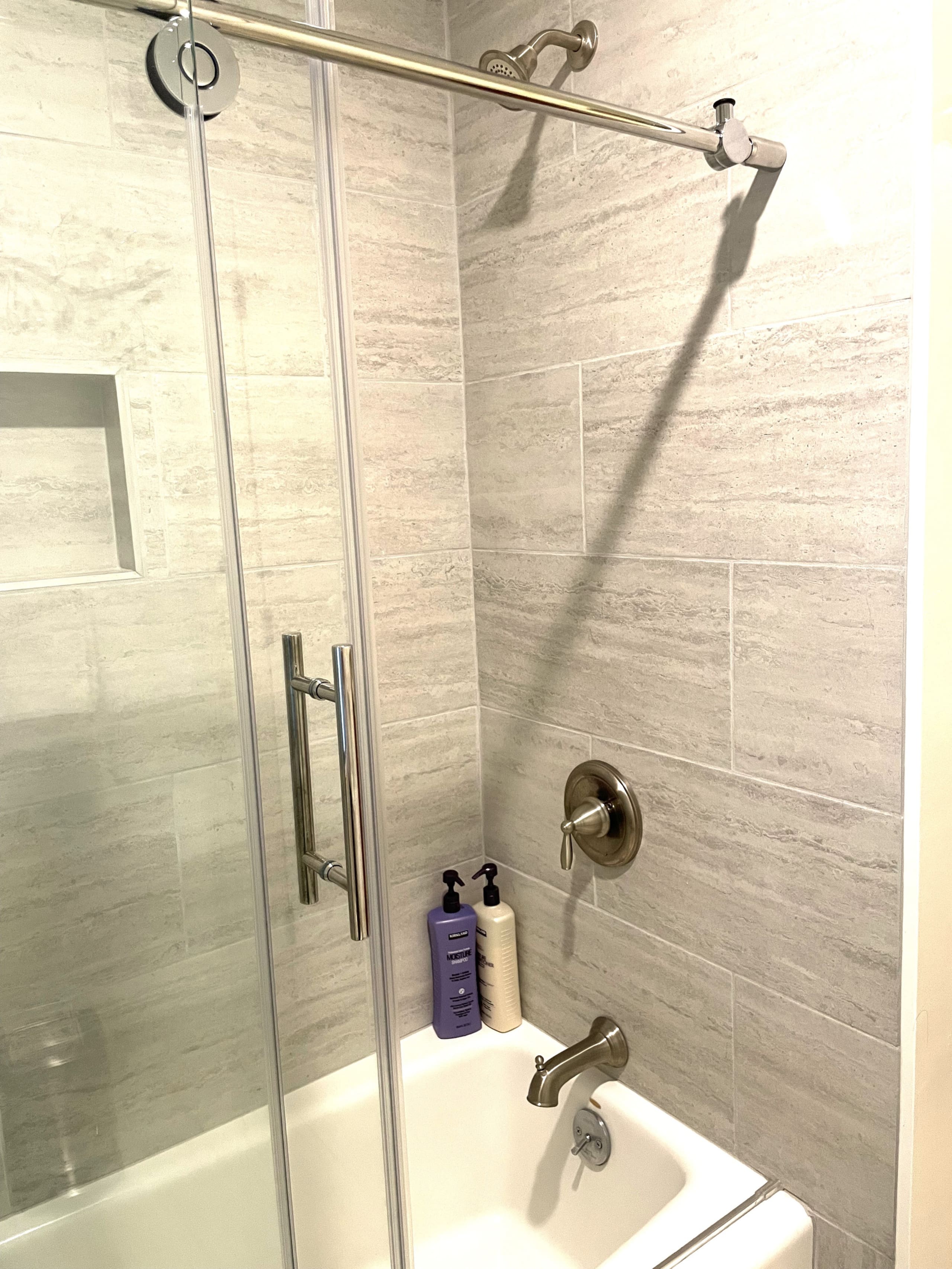Condo in Kihei · ★4.9 · 2 bedrooms · 3 beds · 2 private baths - Image 9
