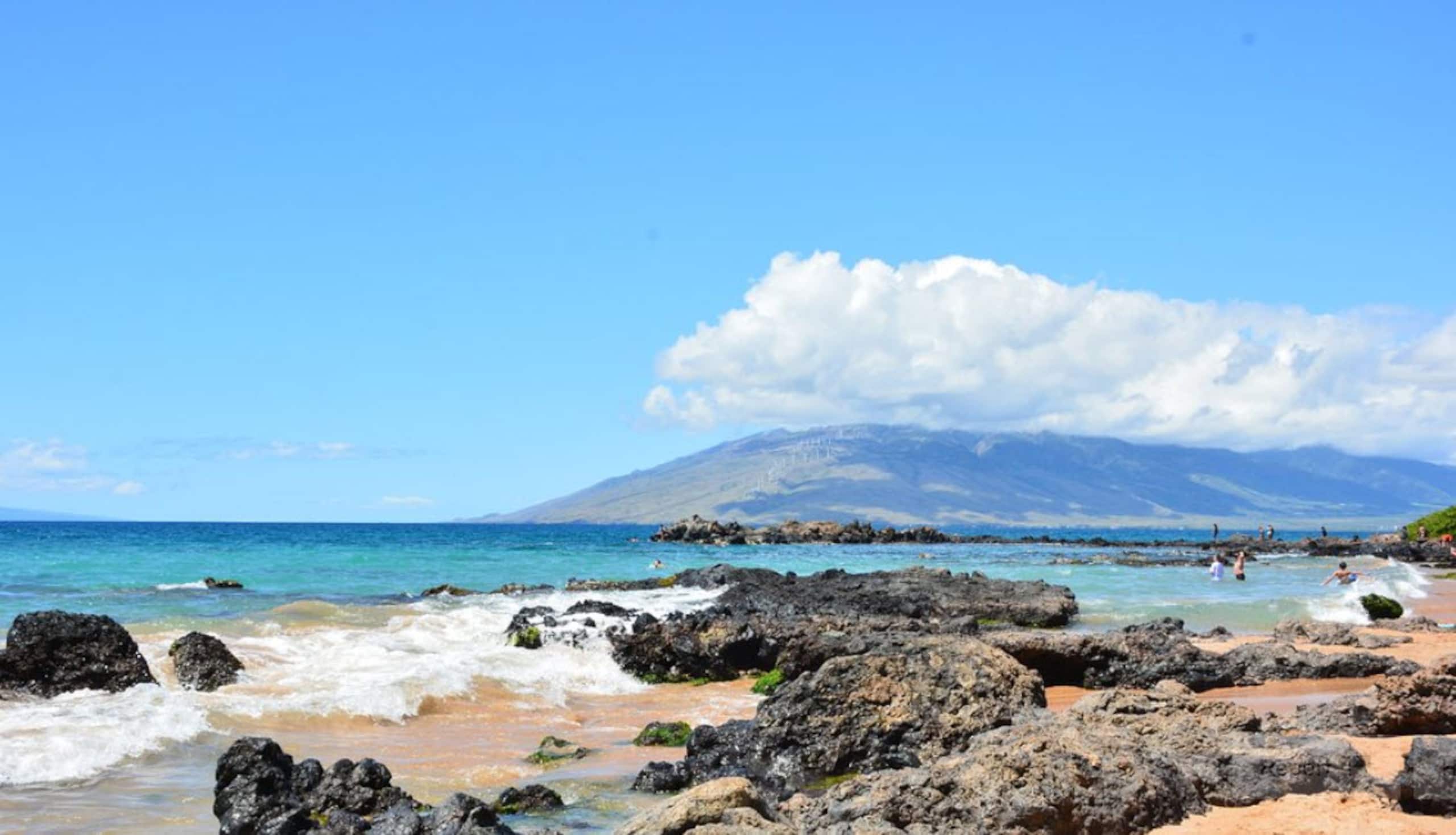 Condo in Kihei · ★4.9 · 2 bedrooms · 3 beds · 2 private baths - Image 11