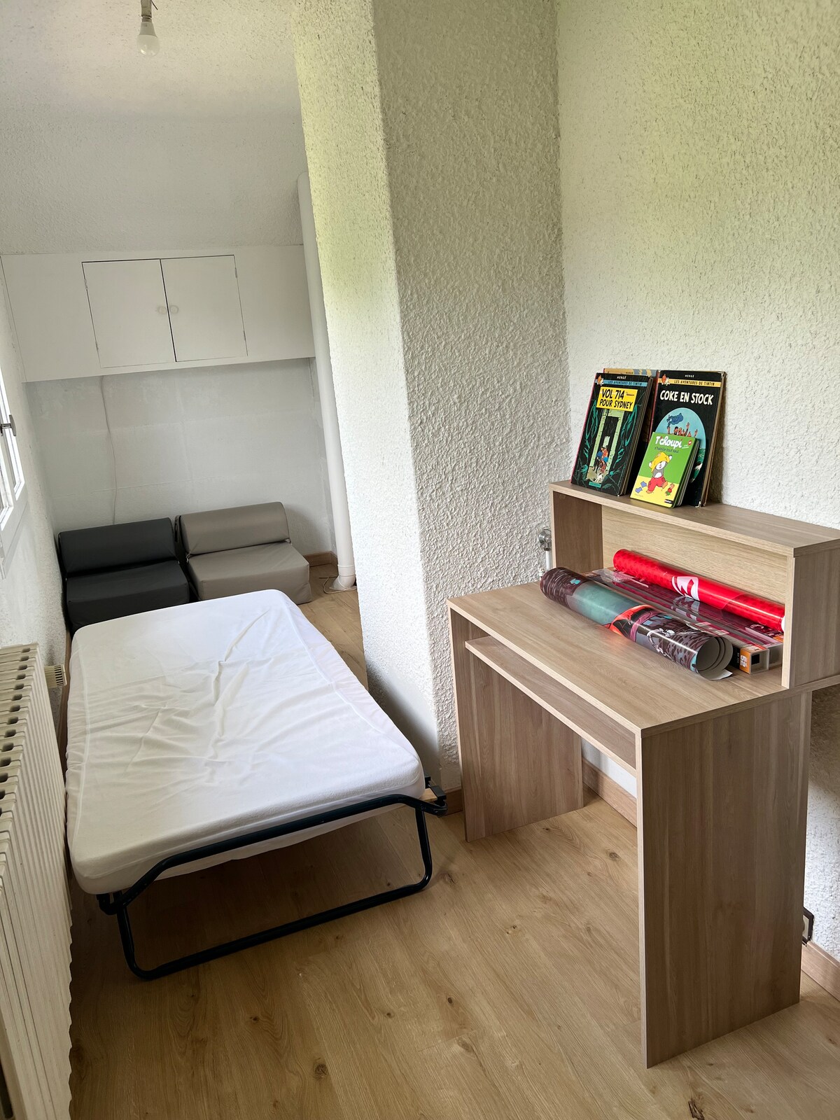 Chumba kidogo cha kulala #5 kwa watoto (na eneo la ofisi)