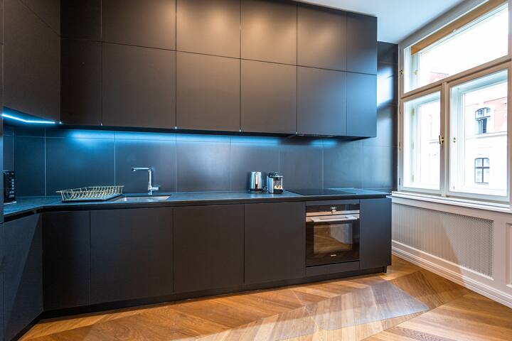 Luxury apartment with Prague castle view gallery image 5