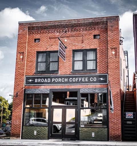 Cozy Downtown Historic Loft 3 Bdrm + Creek Trail
