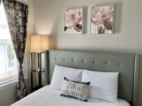 Cozy room! Amazing Location! Great Price! #4