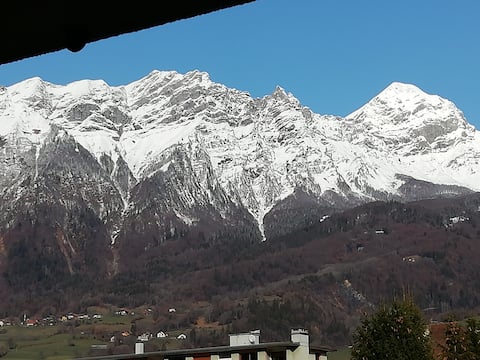 Les 2 Savoie 100m2 fully equipped with massive feet