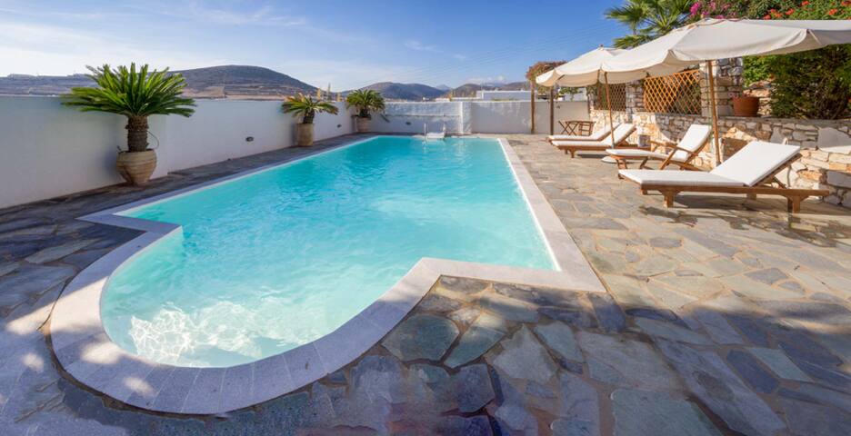 NAOUSA BREEZE VILLA gallery image 3