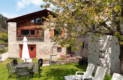Sunny, rustical 5½ room cottage in Valposchiavo