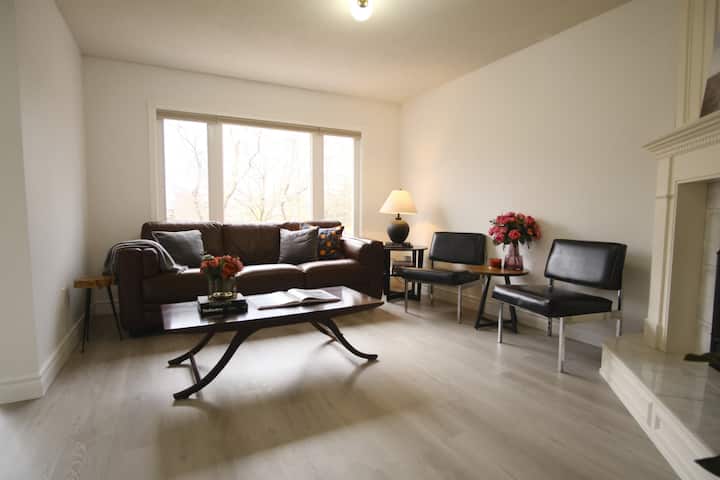 Spacious Master Suite In The Heart Of Mississauga - Mississauga