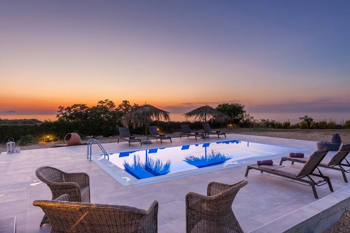 Villa Chrysalida, peaceful home with scenic views!