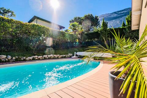 Villa Galante | Pool, Mountain View, 3 Queenbed