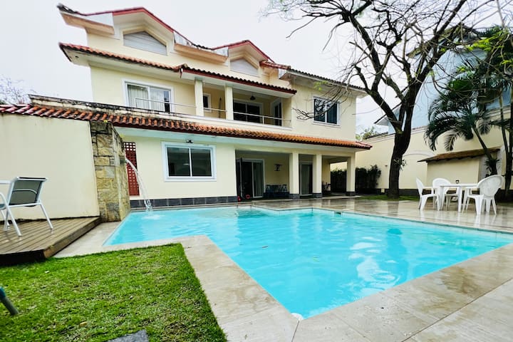 Mansão 5 quartos Barra da Tijuca shopping e Praia